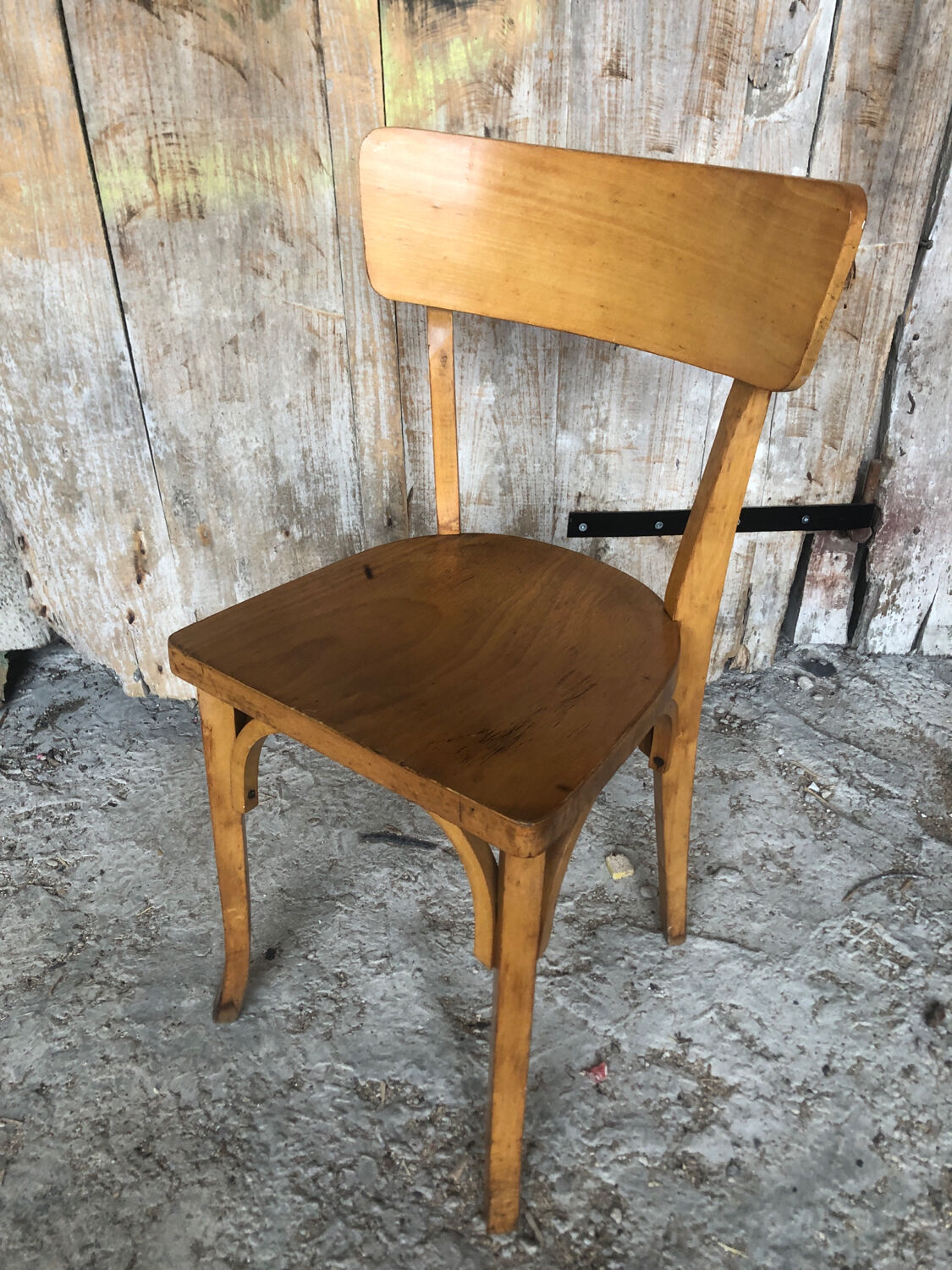 Chaise bistrot en bois clair vintage