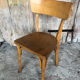 Chaise bistrot en bois clair vintage
