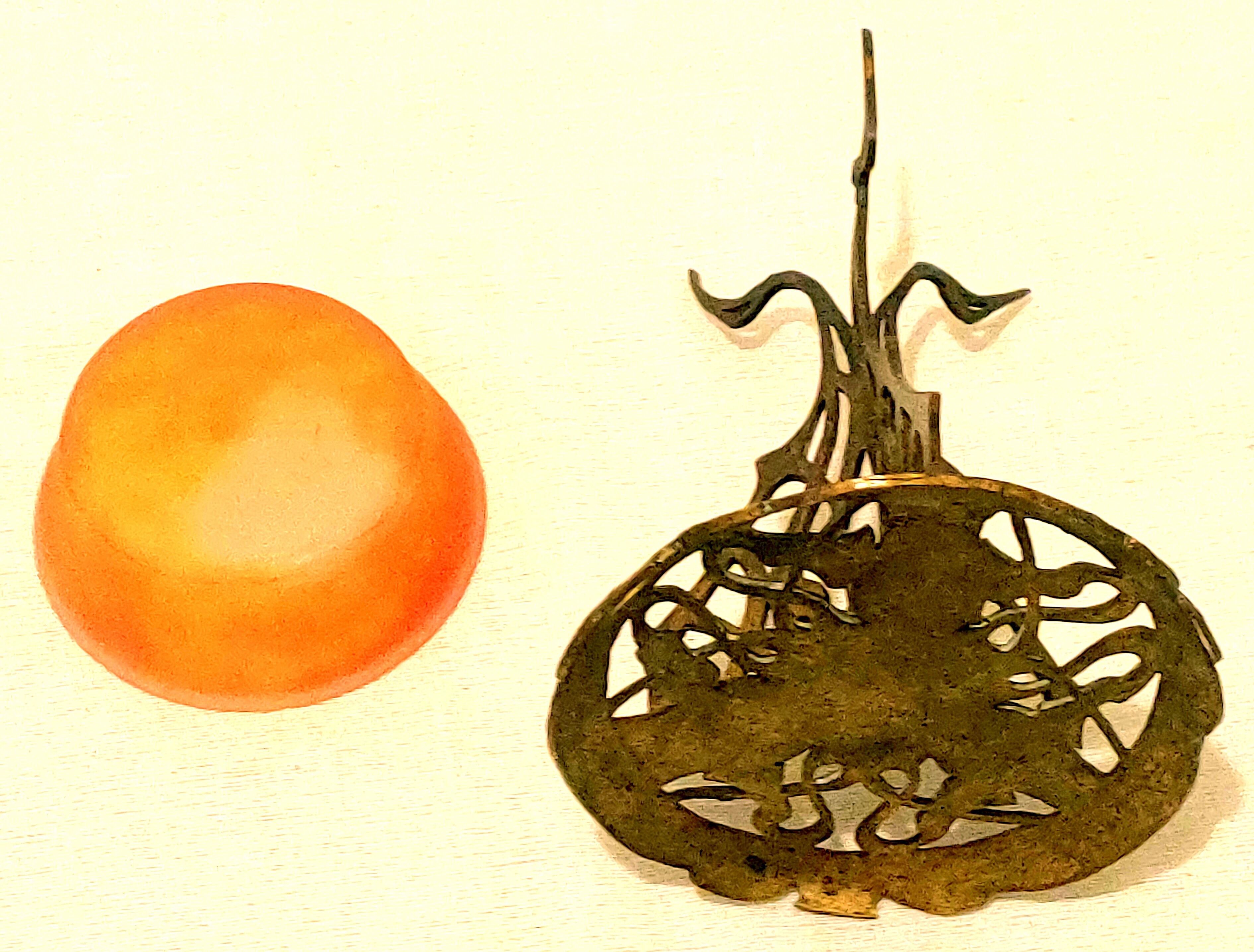 Art-Nouveau ring in glass paste on bronze frame in perfect condition