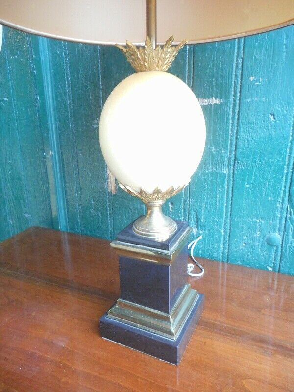 Lampe oeuf d'autruche