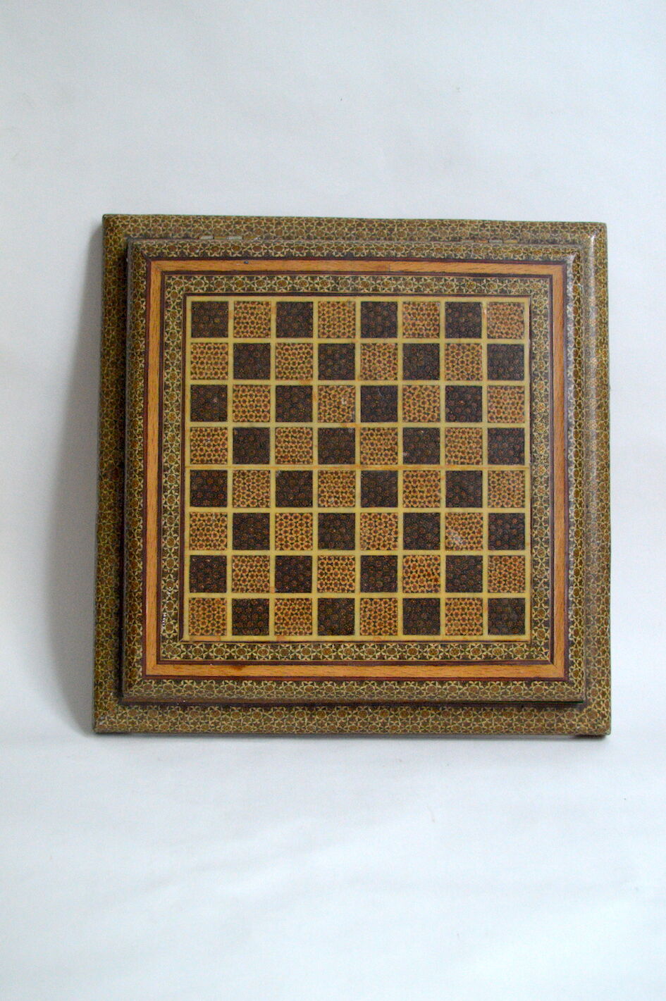 Marquetry chess box