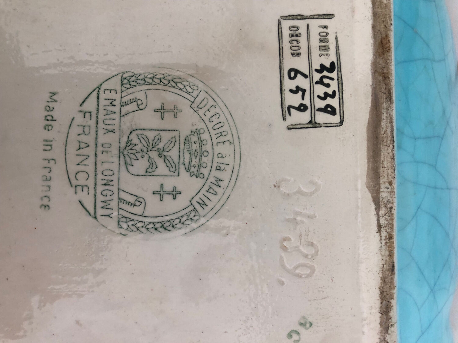 Flat square cut in Longwy enamels