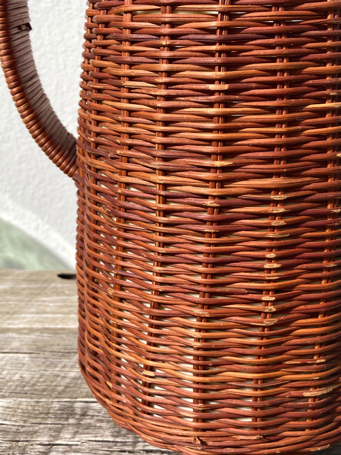 Thermos cafetière en rotin tressé vintage