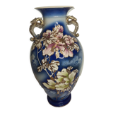 Vase en faïence avec décor de fleurs