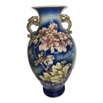 Vase en faïence avec décor de fleurs