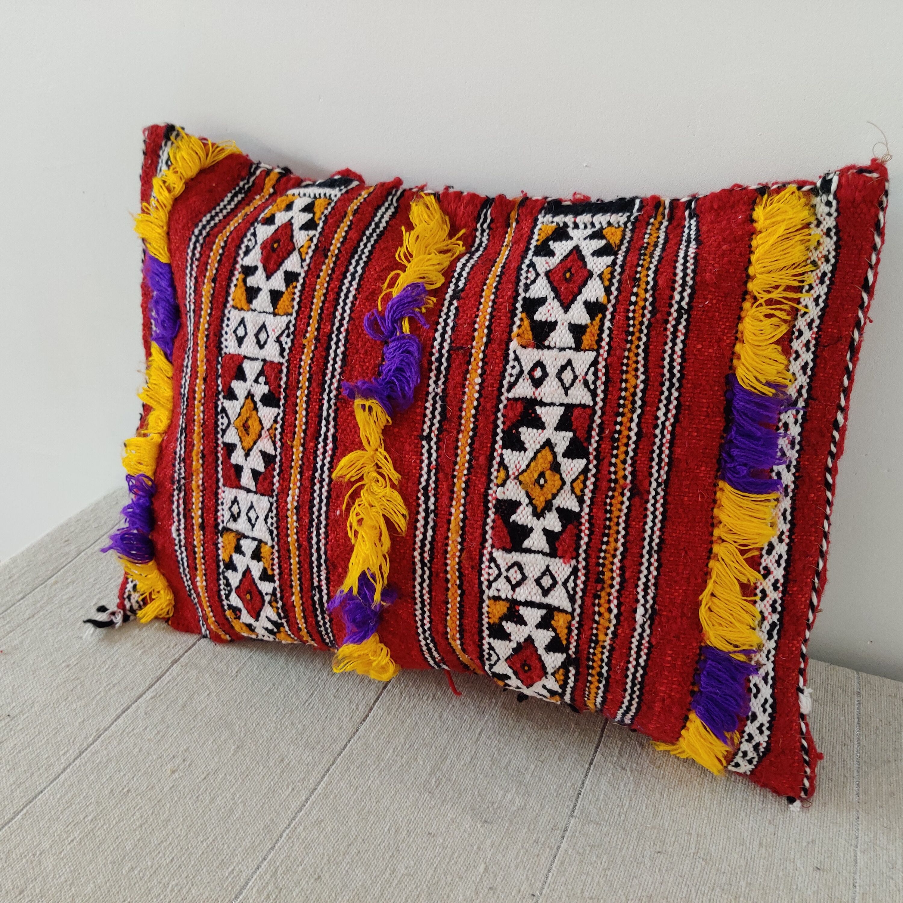 Coussin berbère kilim rouge bohème