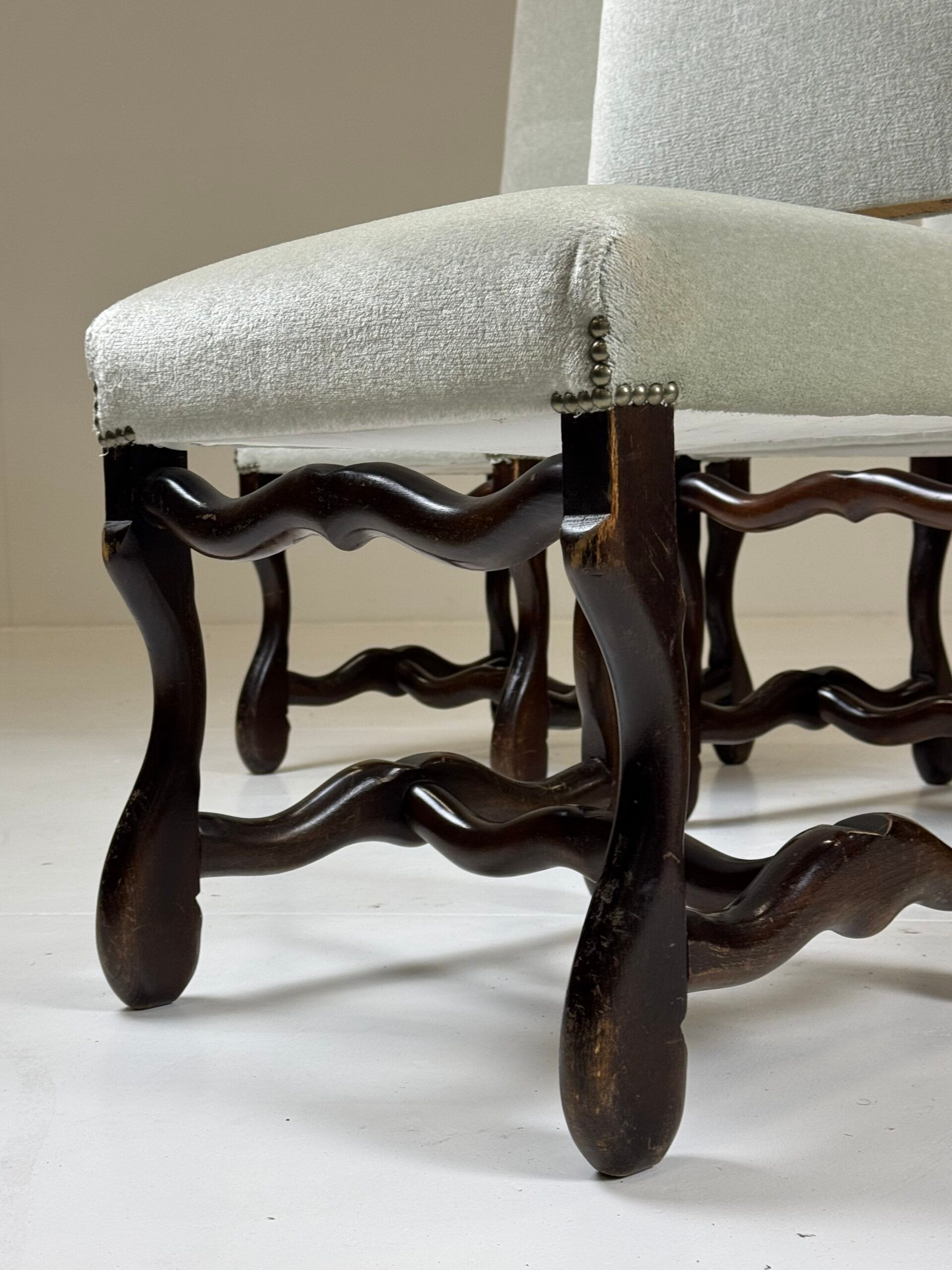 Set of 6 Os de Mouton chairs
