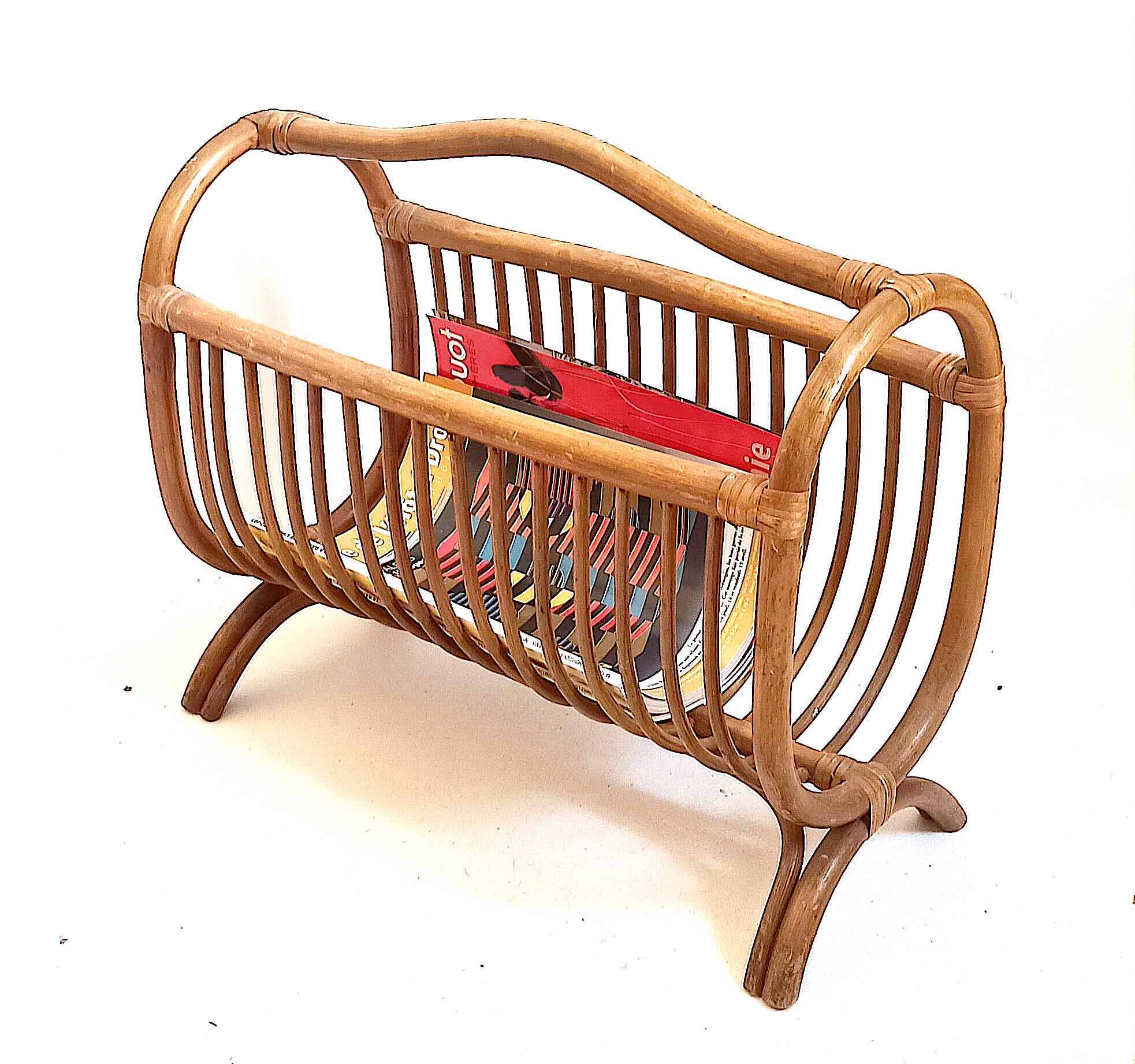 Porte-revue en rotin, années 60
