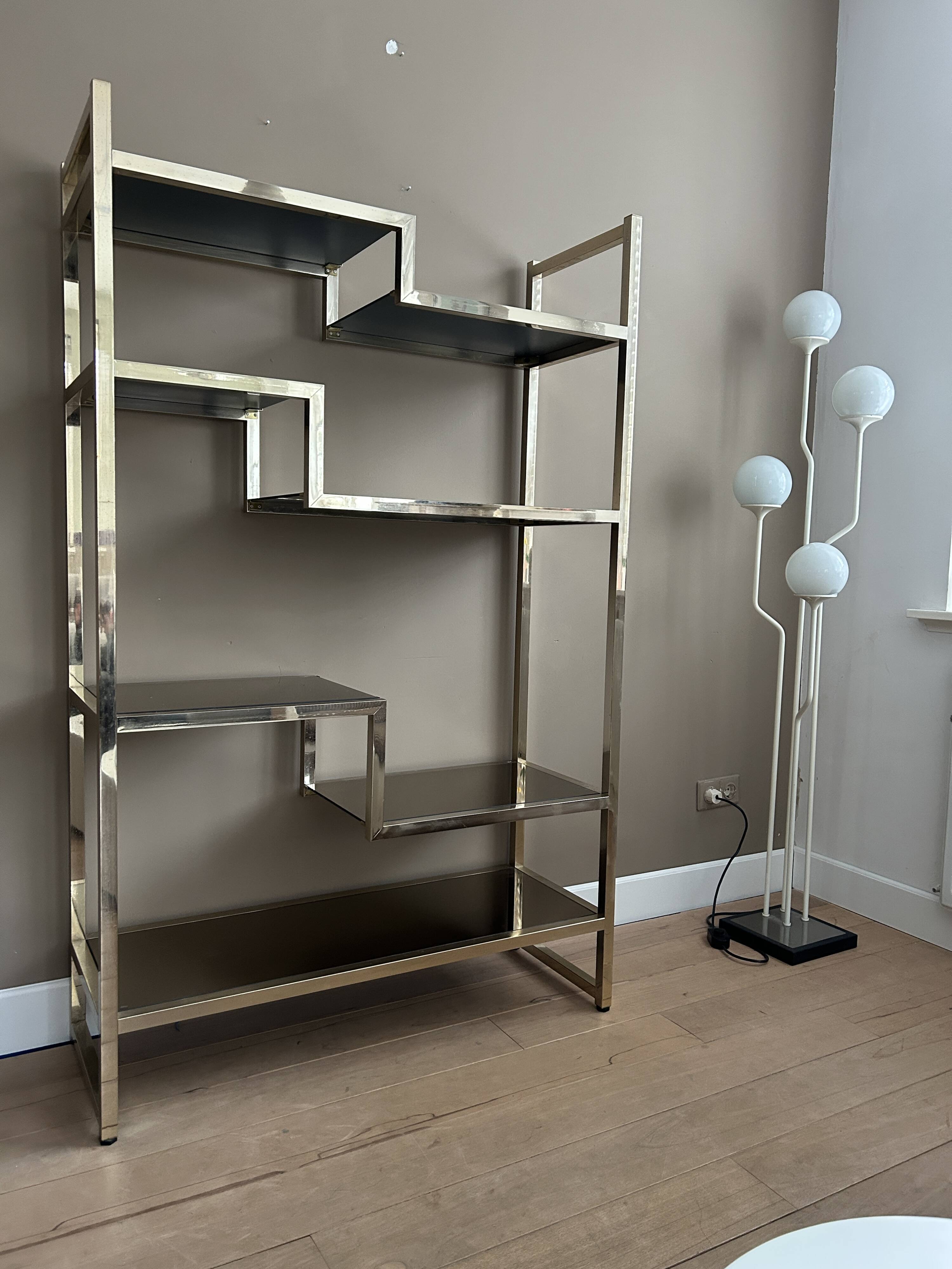 Vintage wandkast in goud / spiegelglas in stijl van Willy Rizzo / Vandel
