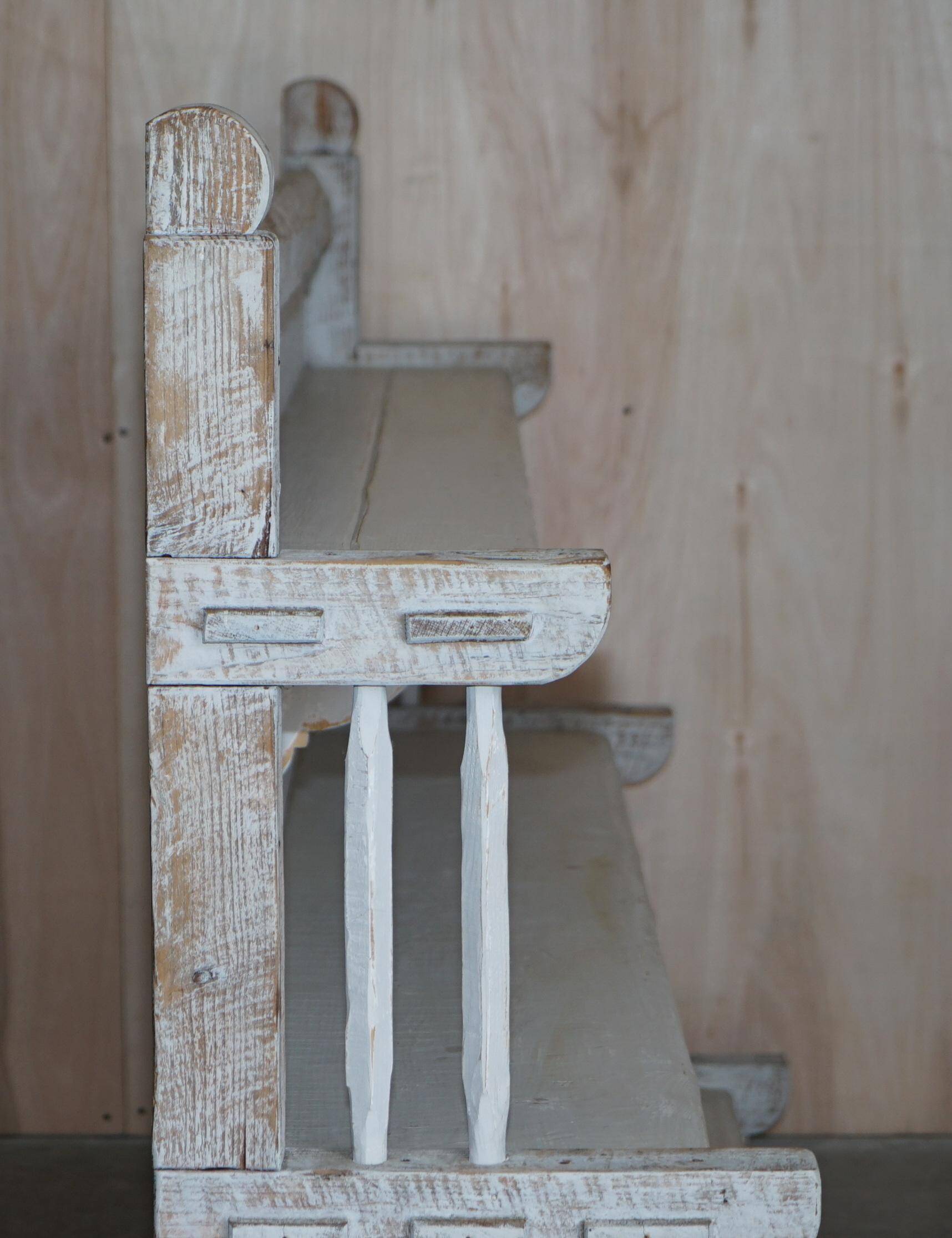 Large cascade shelf in solid oak, Late Victorian style.