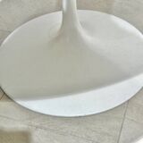 Knoll Tulip Table 137 cm in marble