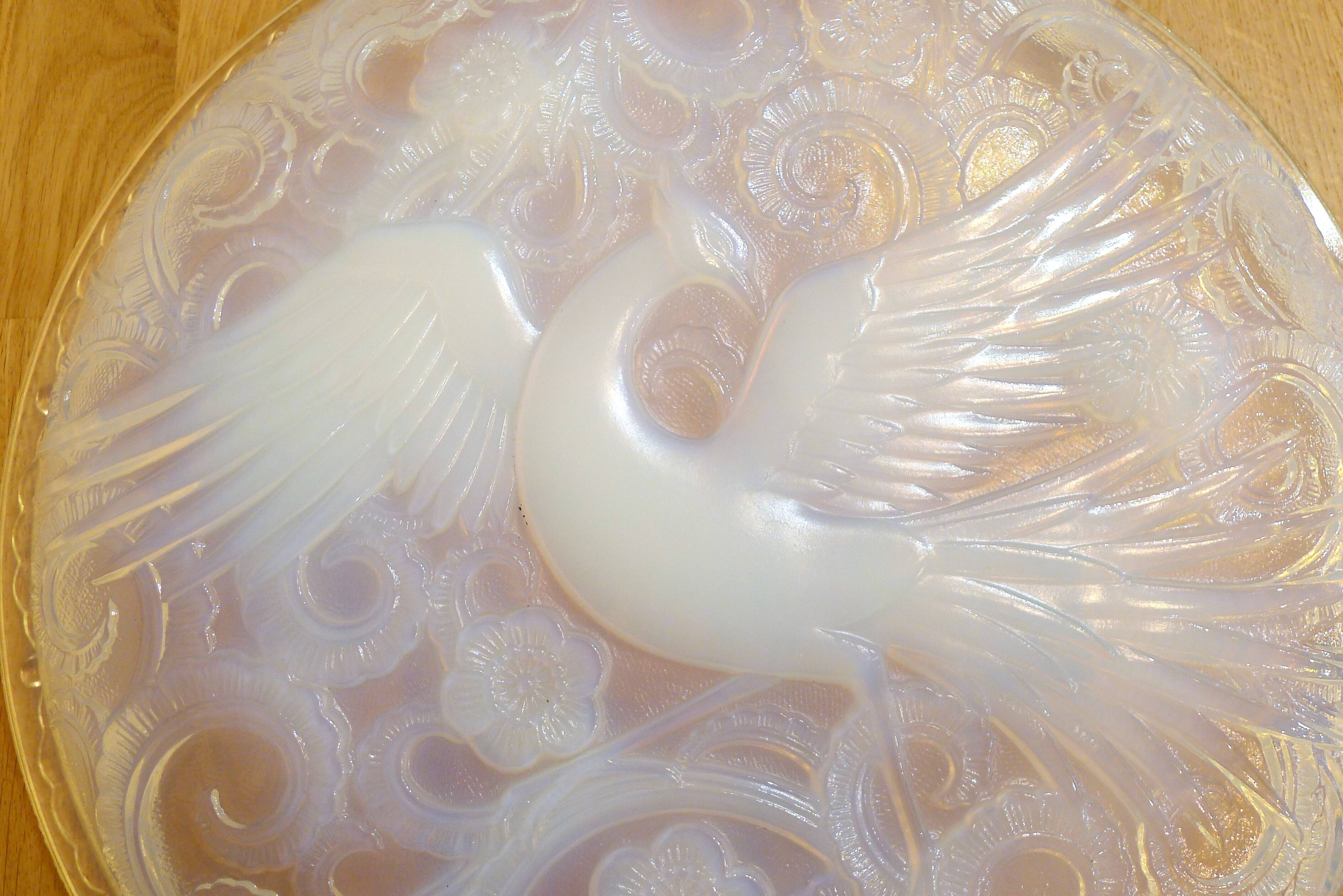 Dish opalescent Bird of paradise signed D'Avesn