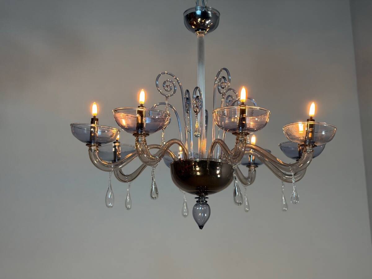 Venetian chandelier in two-tone grey/blue Murano glass with gilding, circa 1990.