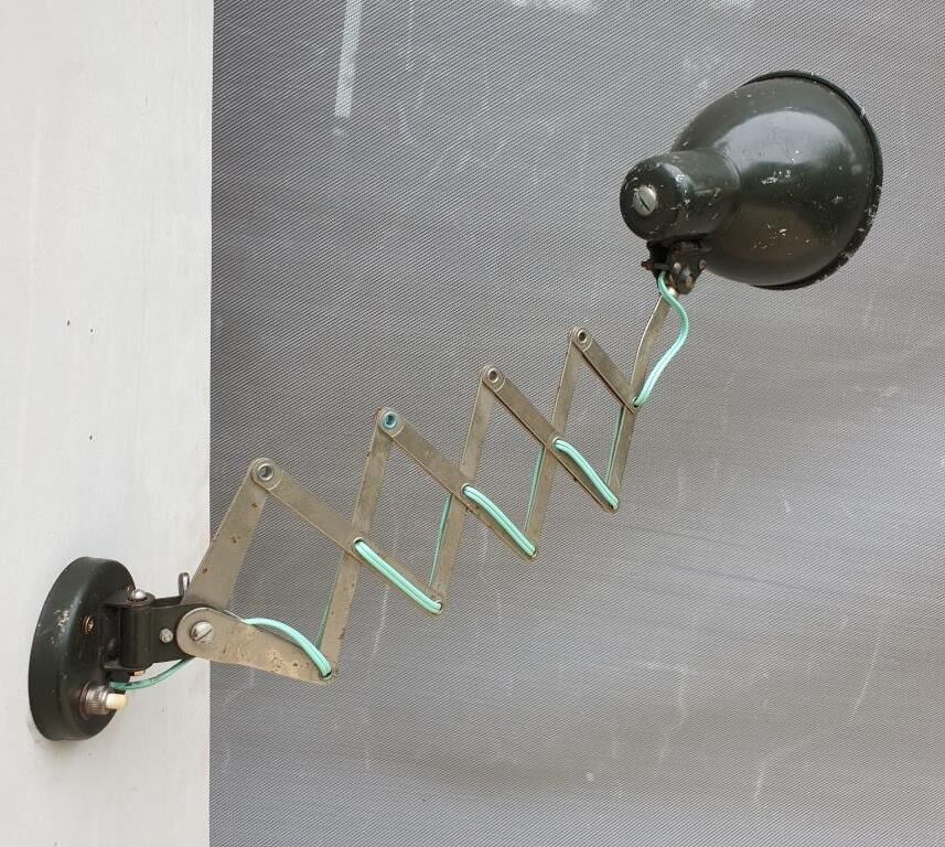 Accordion lamp 1950 push button on base