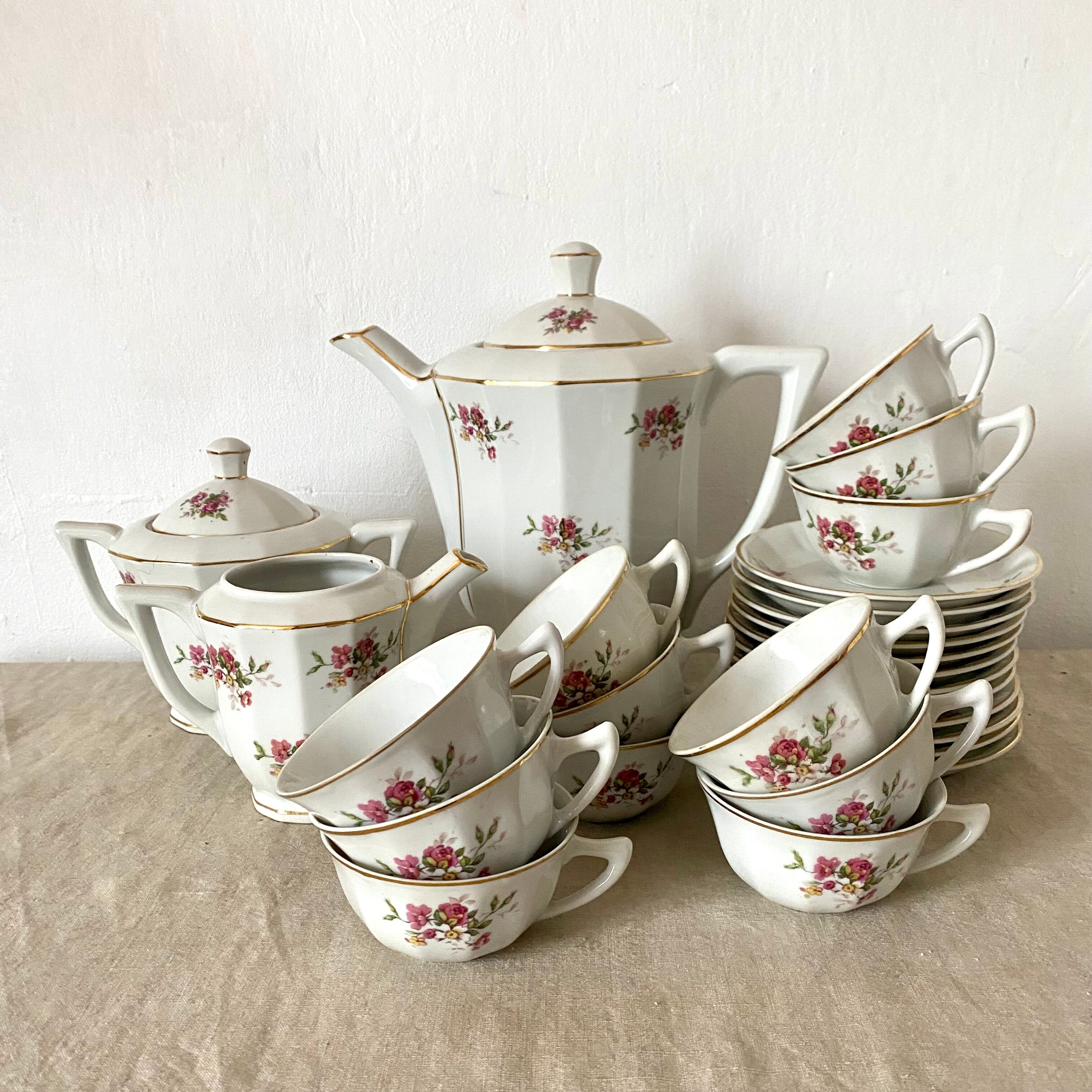 Antique tea set in Chauvigny porcelain