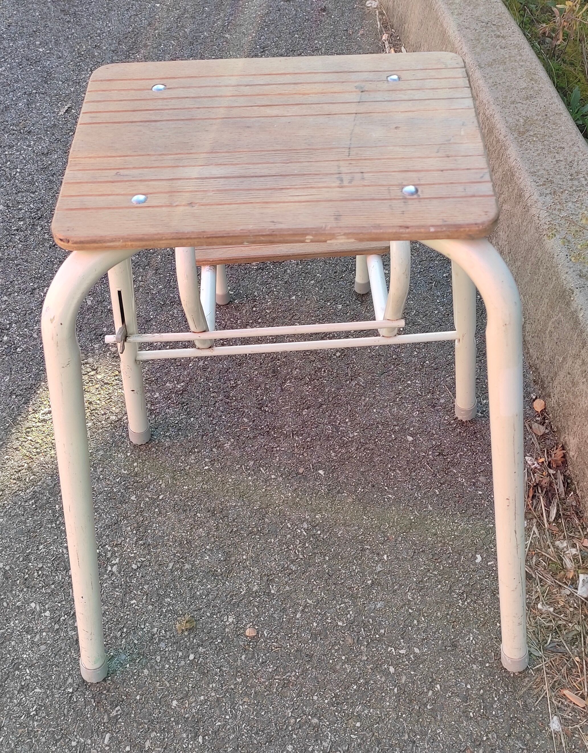 Stepladder stool