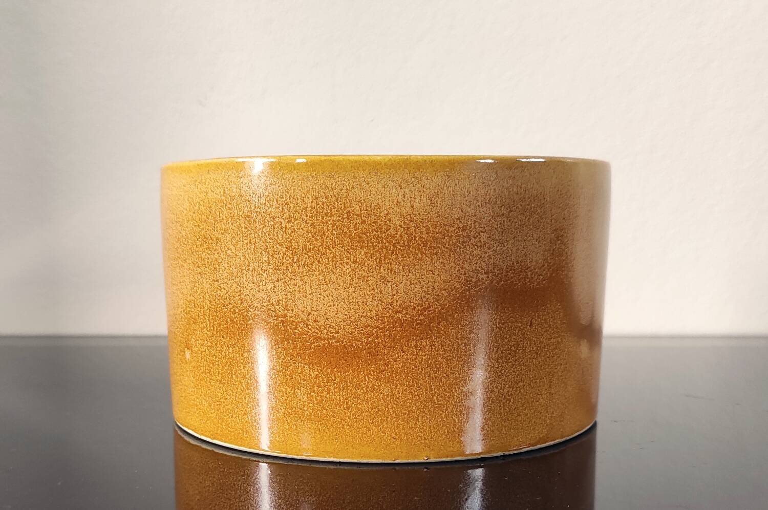 Vintage 1970s cache-pot in glazed ceramic