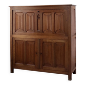 Cabinet en chêne sculpté de style gothique | Belgique | Années 1900