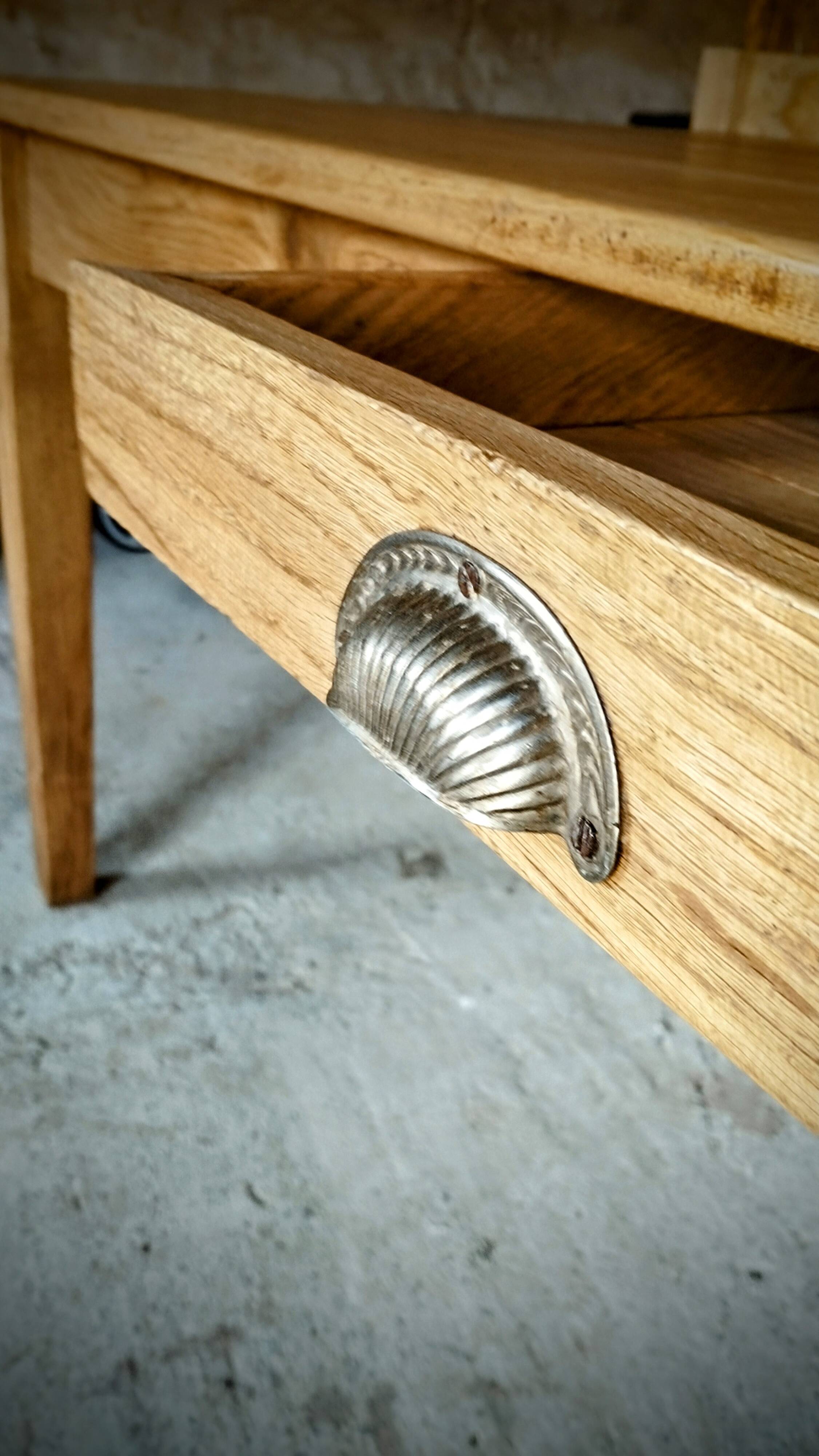 Rustic farmhouse table in solid oak with antique patina finish 200 x 90