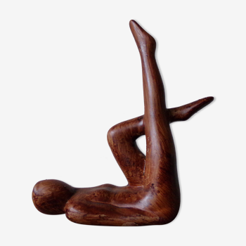 Sculpture de femme en céramique