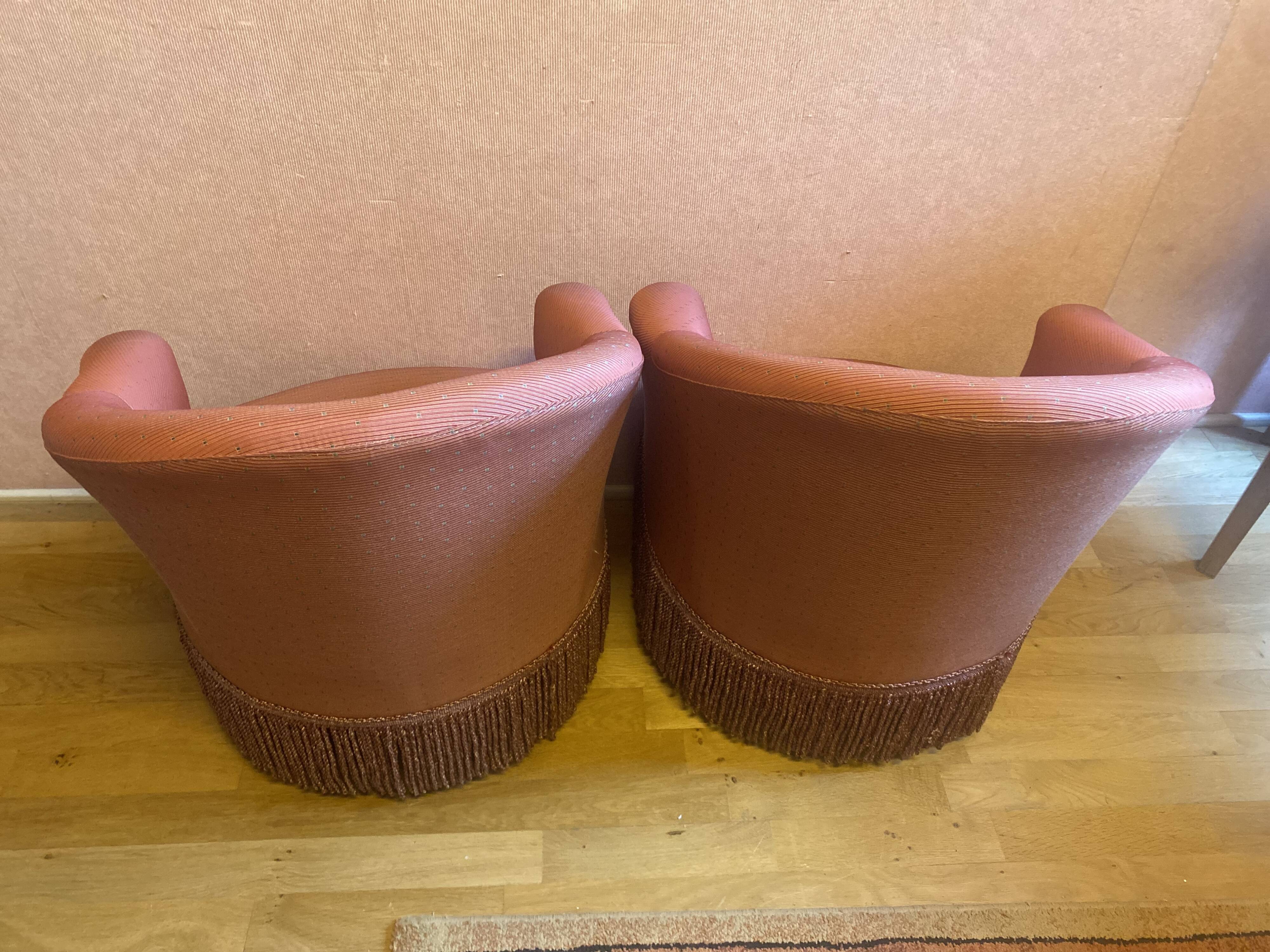 Pair of pink toad chairs