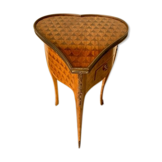 Heart-shaped table in marquetry, Louis XV style.