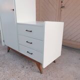 Armoire asymétrique