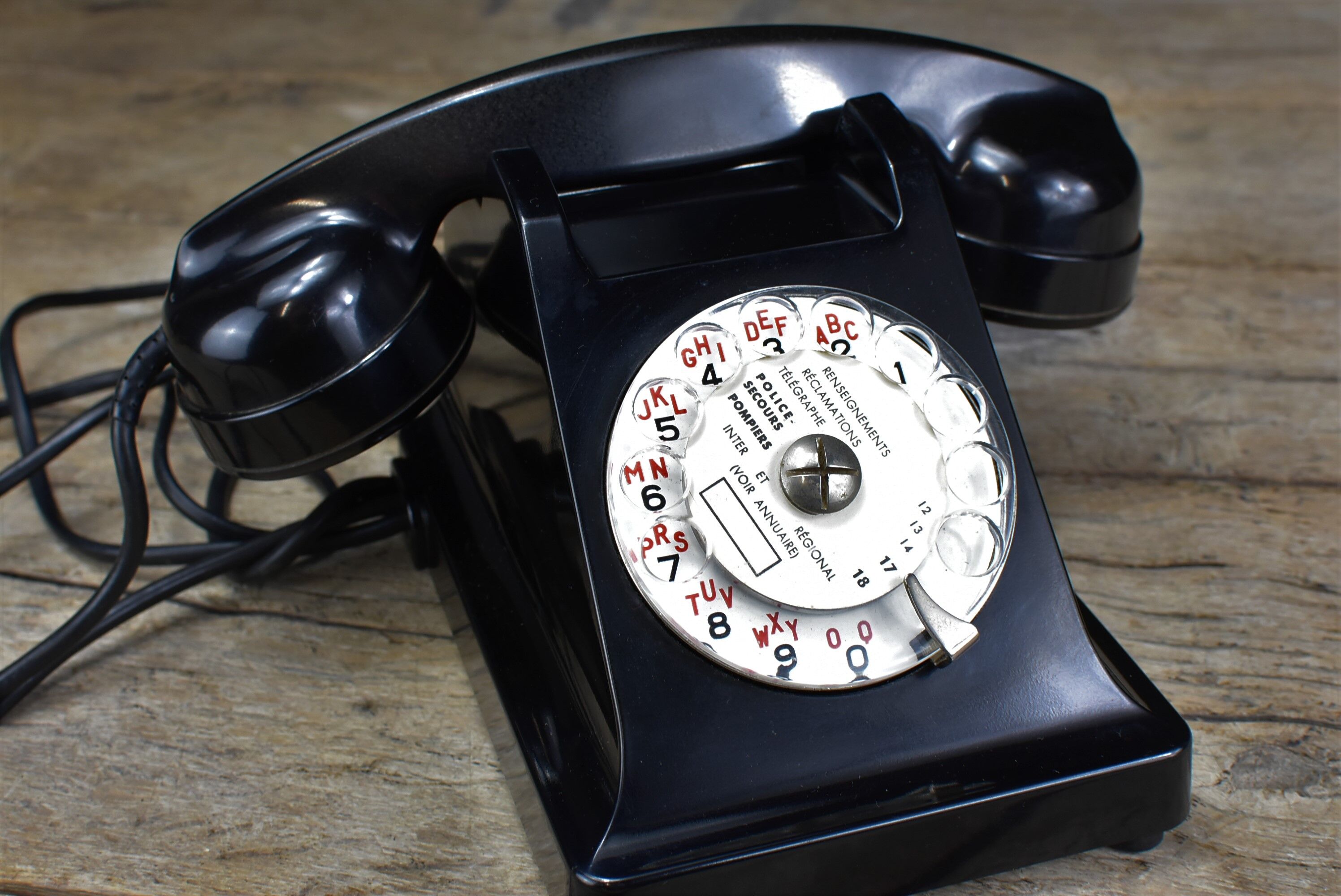 Bakelite phone black 60