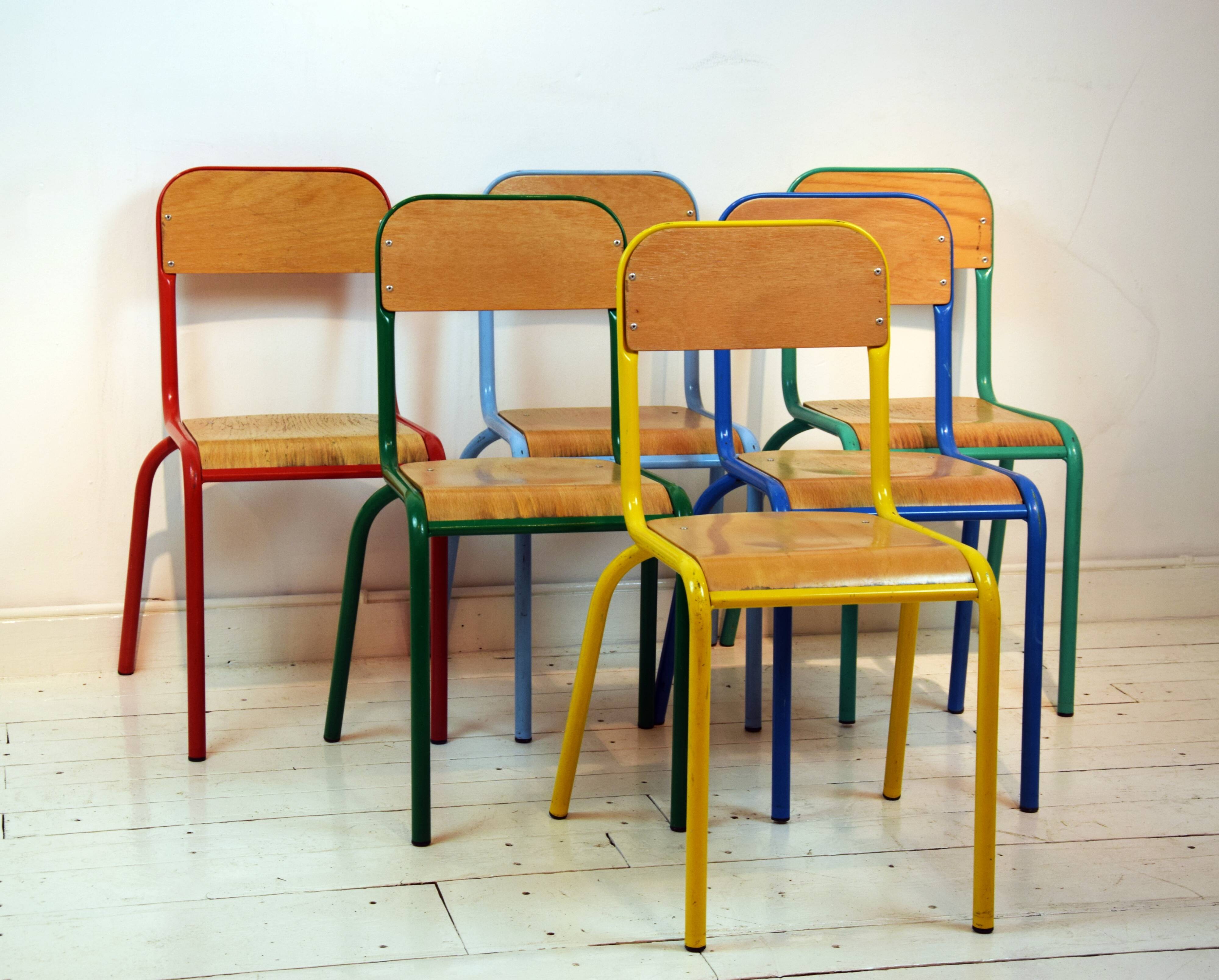 Série de 6 chaises en métal coloré