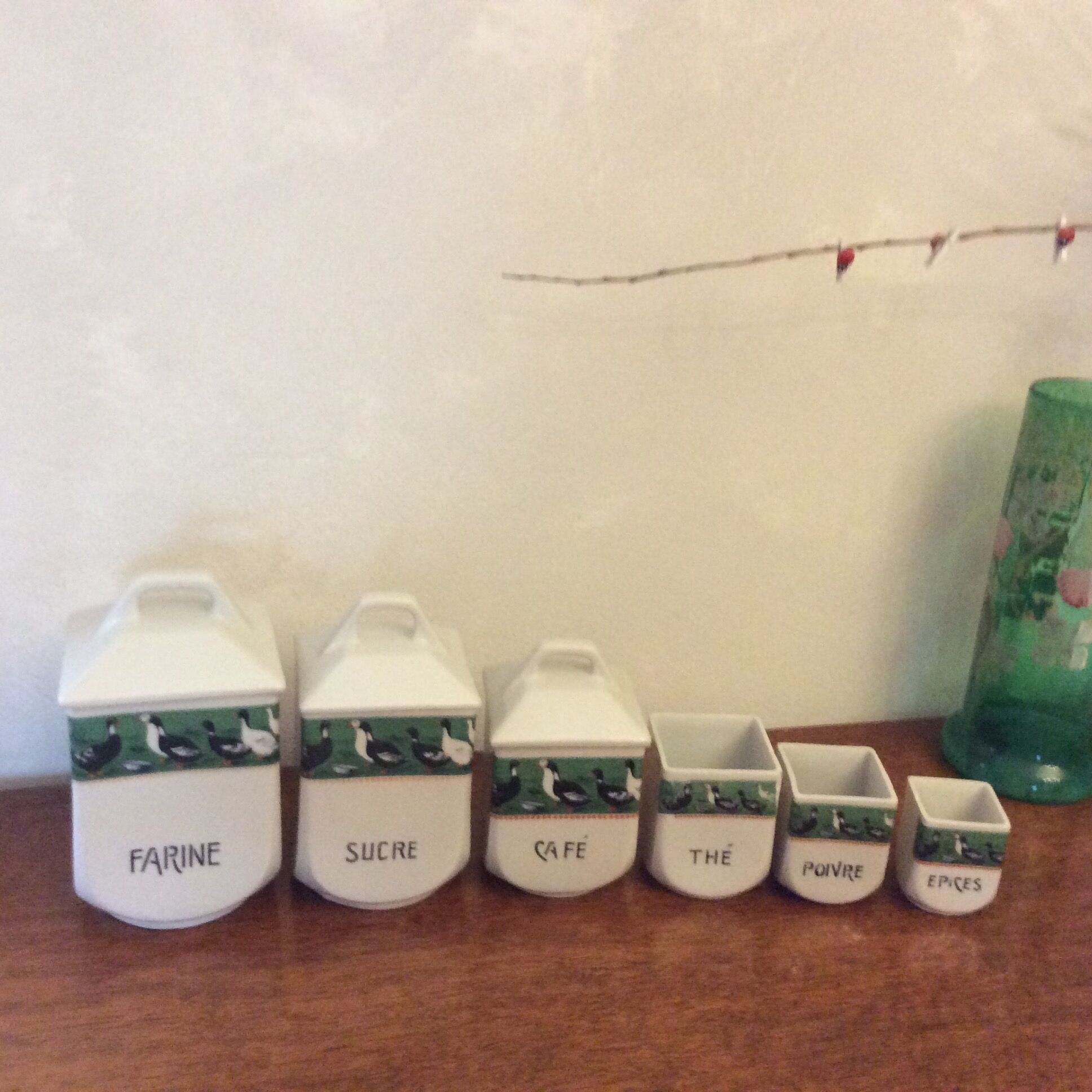 Set of 6 old pots with 3 trundle lids