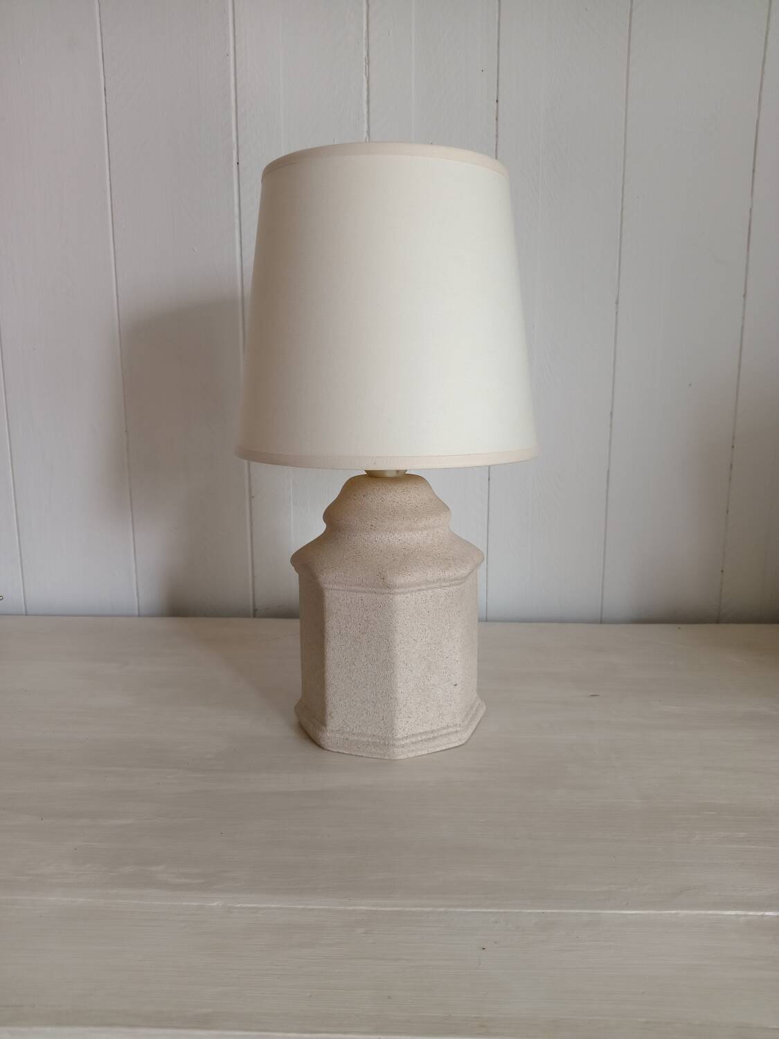 Table lamp