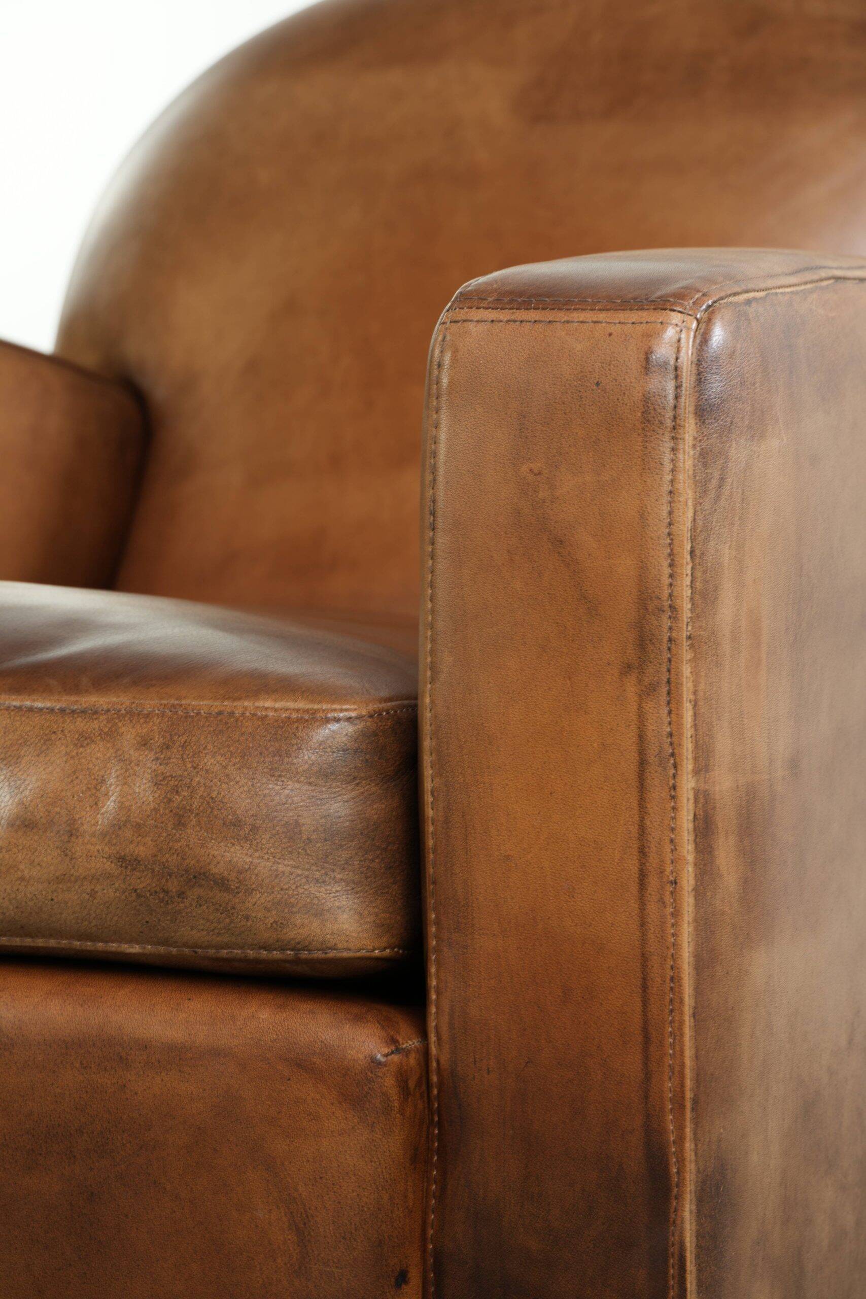Sleekly designed sheepskin design armchair with a great appearance