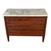 Commode Louis XVI en acajou et perlés de laiton, marbre arabescato, XVIIIème siècle