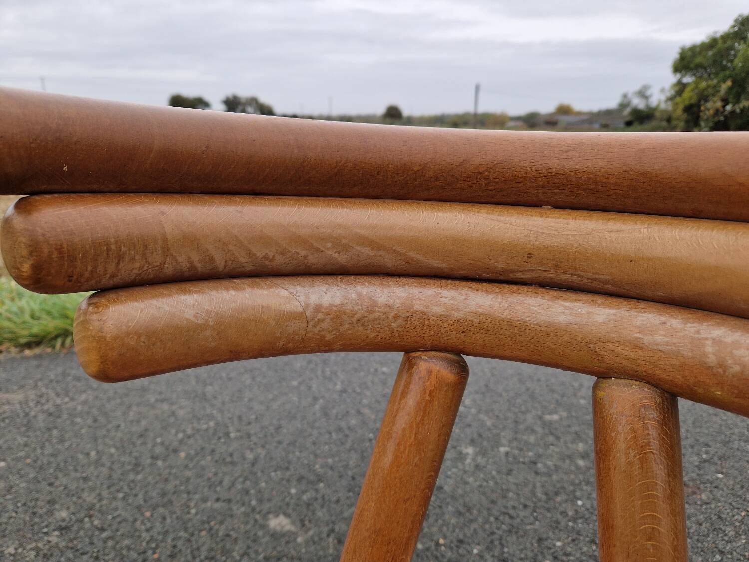 Set of 4 solid organic chairs