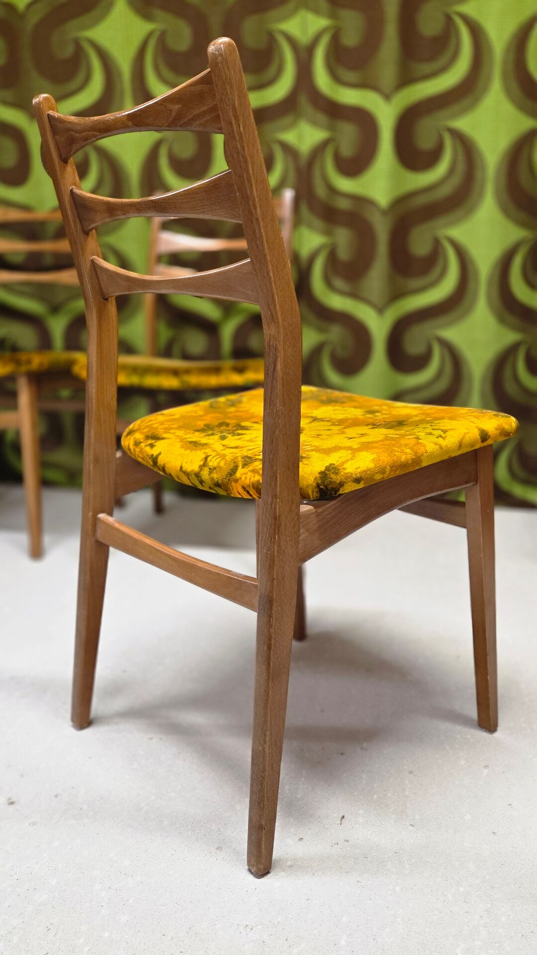Lot de 4 chaises Scandinave 1970 Mid Century