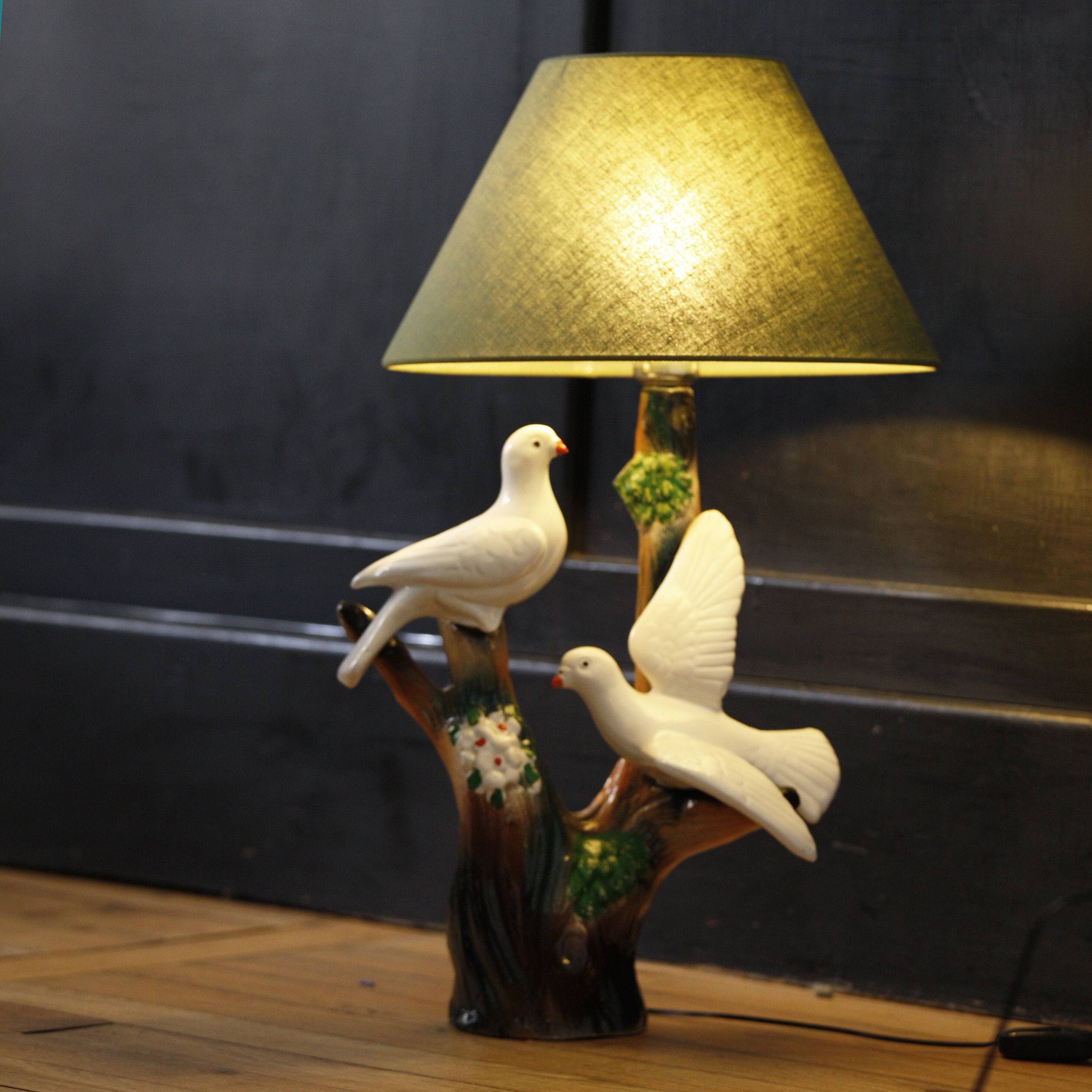 doves ceramic lamp
