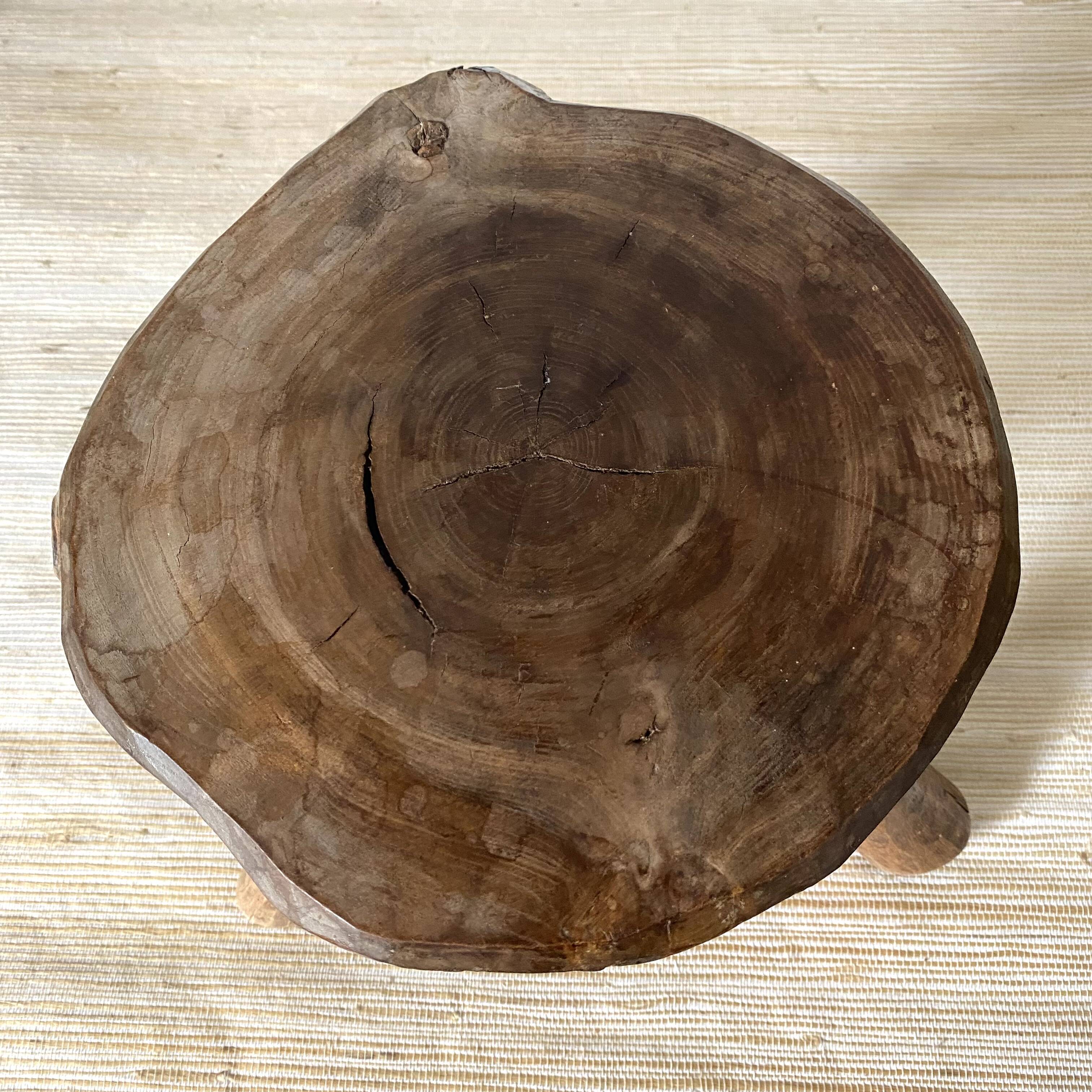 Tabouret bas tripode