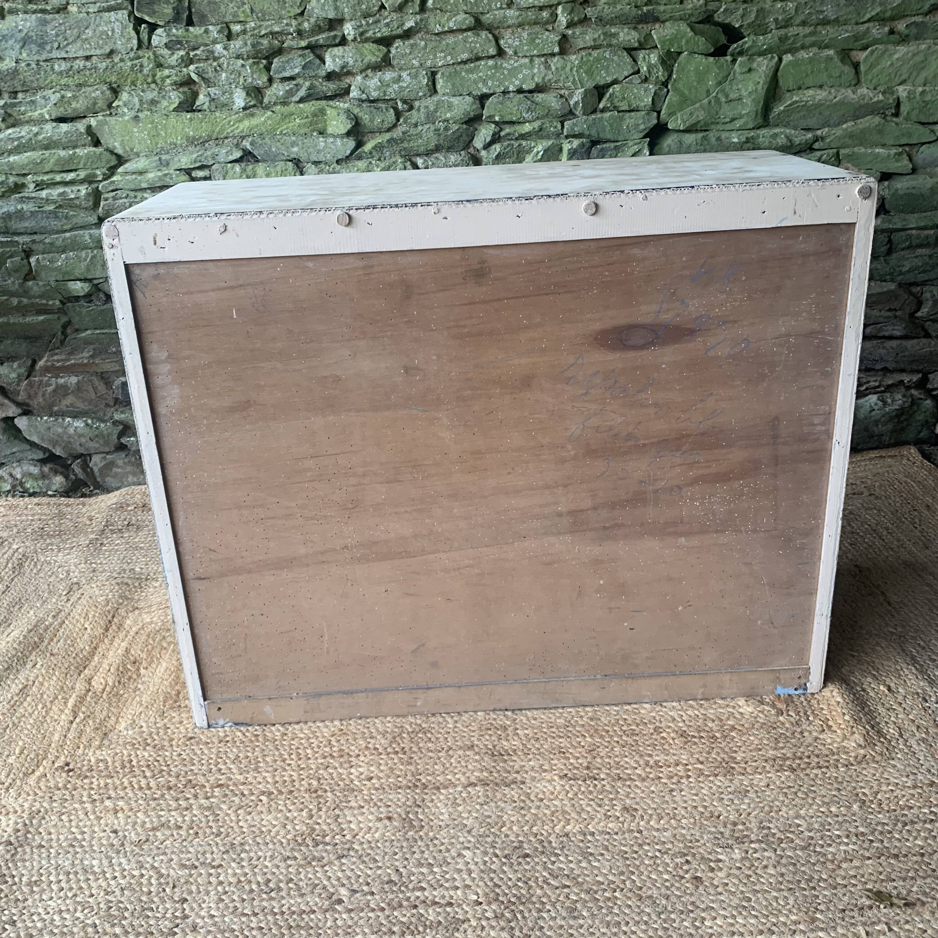 Vintage chest of drawers