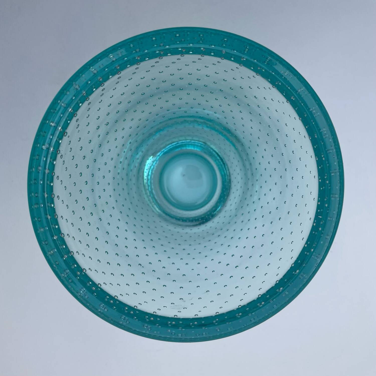 Vase controlled bubbles glass