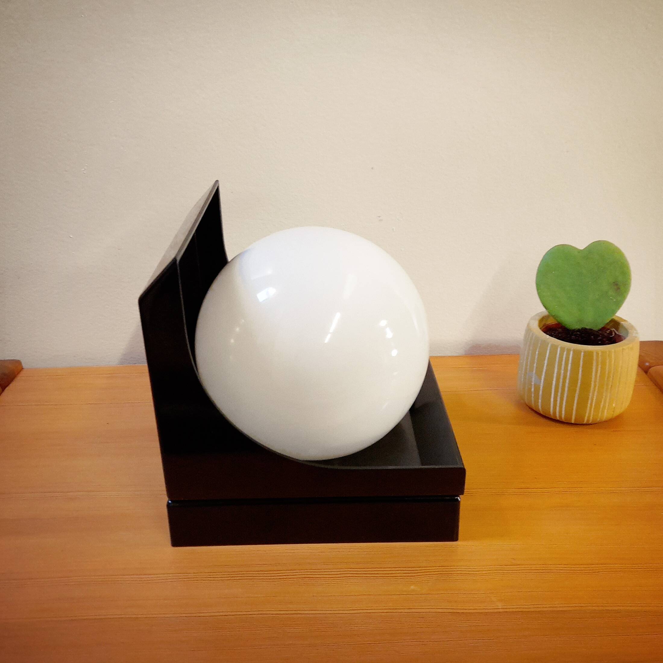 Raak domestic sun wall light