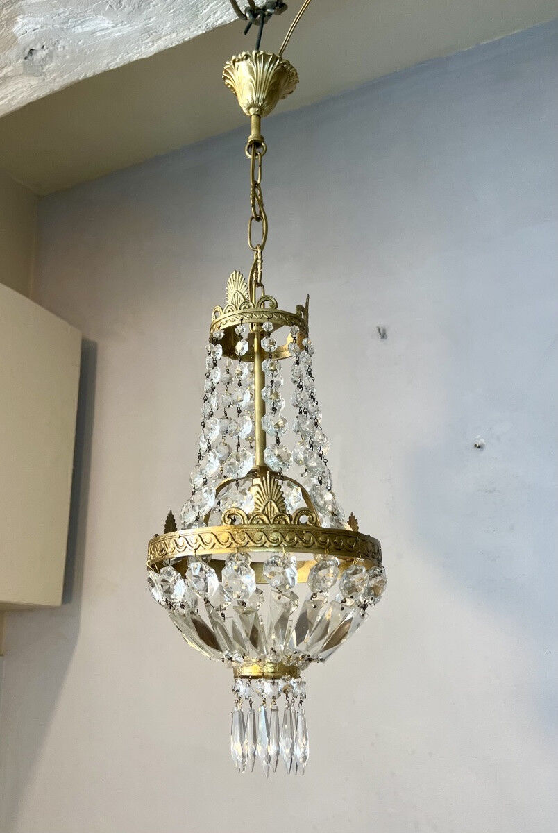 Small basket chandelier hot air balloon