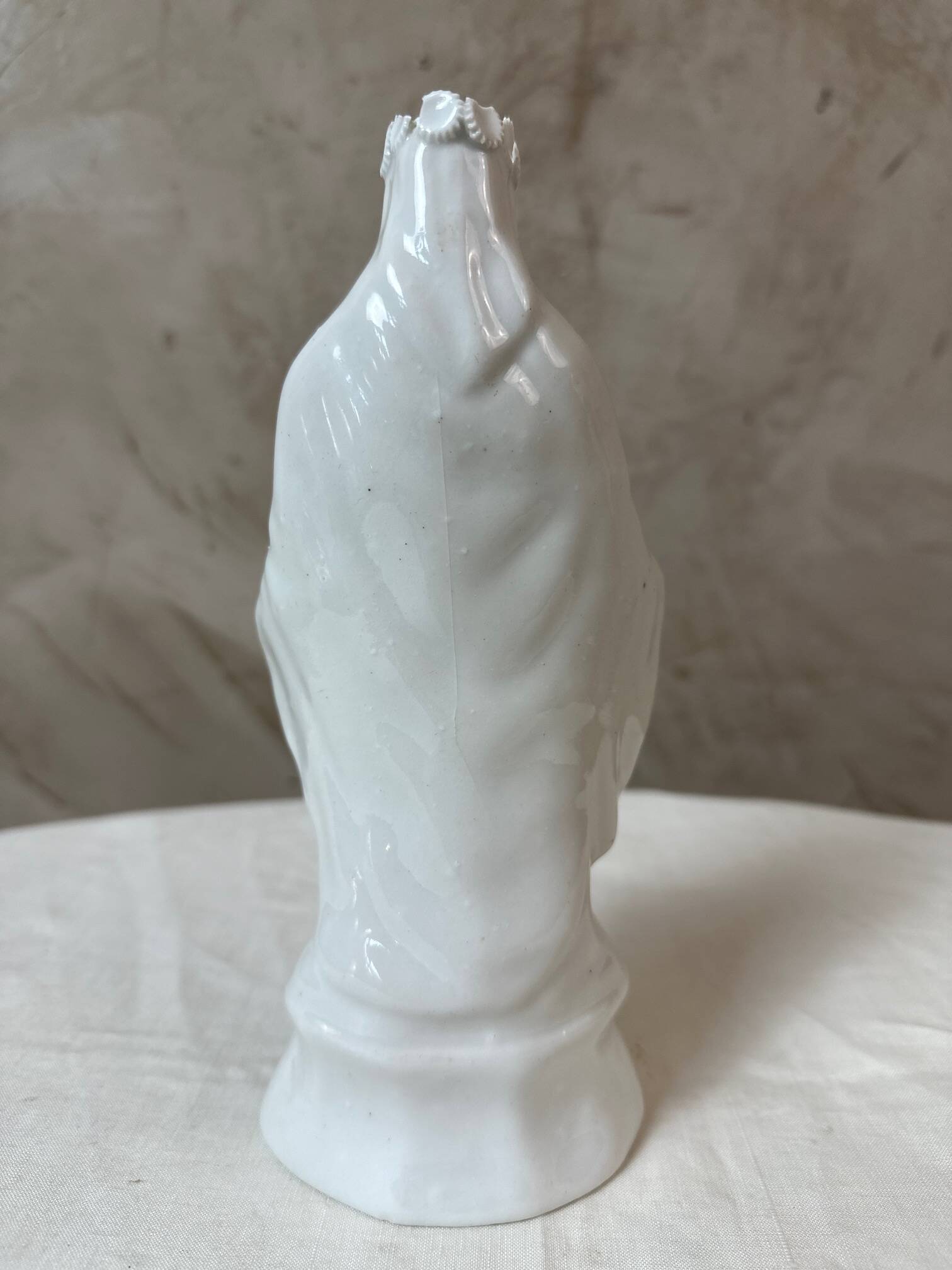 Vierge en porcelaine