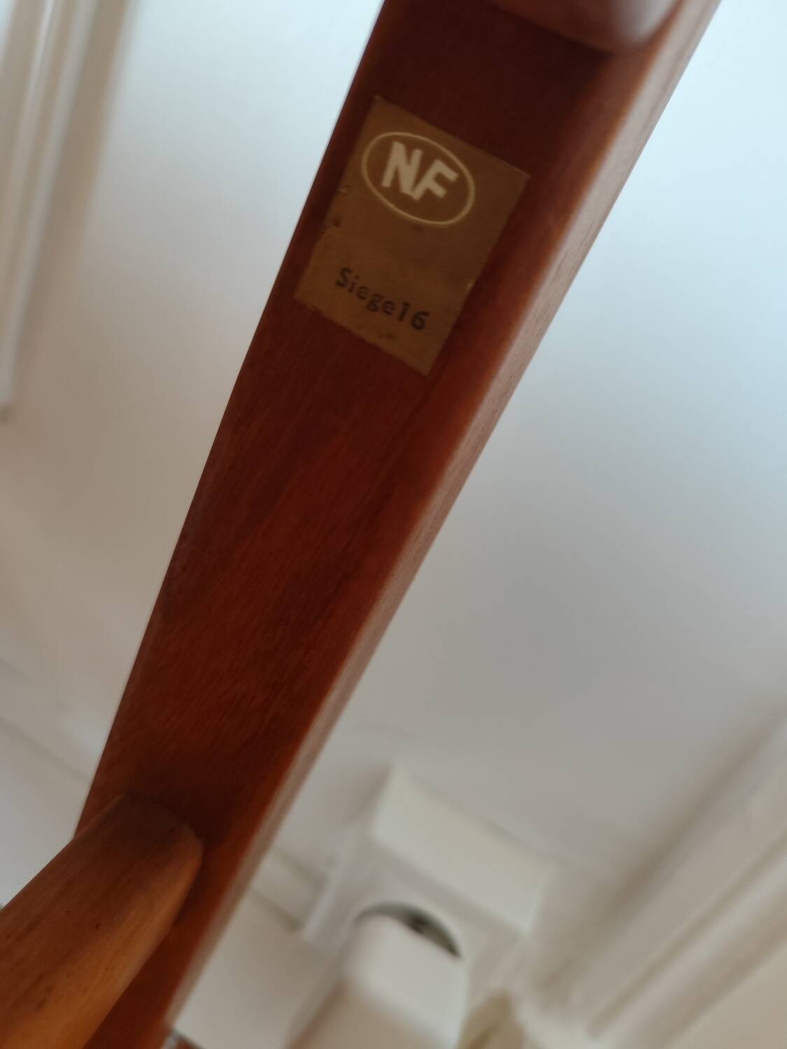 Paire de chaise vintage en bois label NF