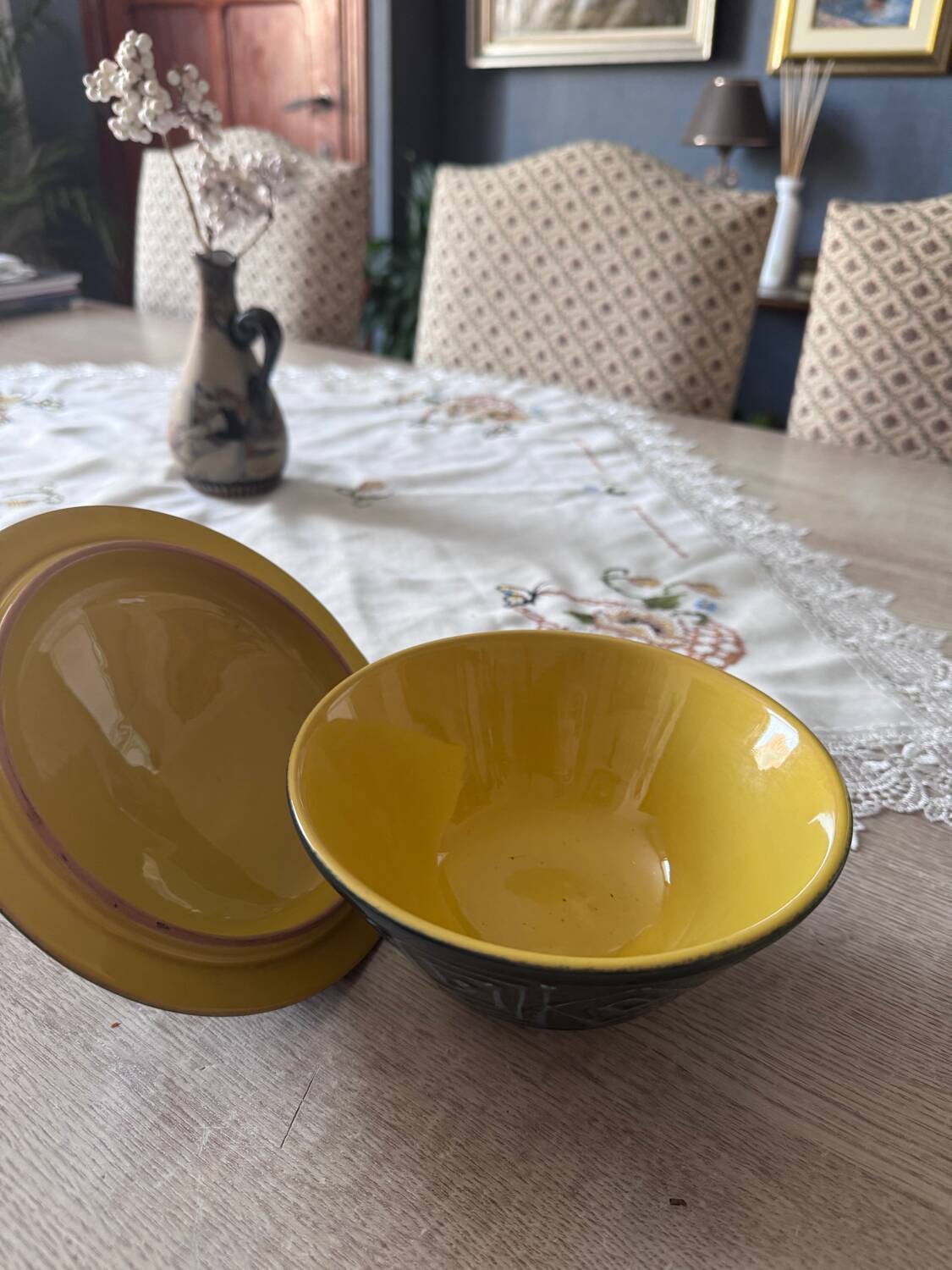 Candy dish - pot with lid