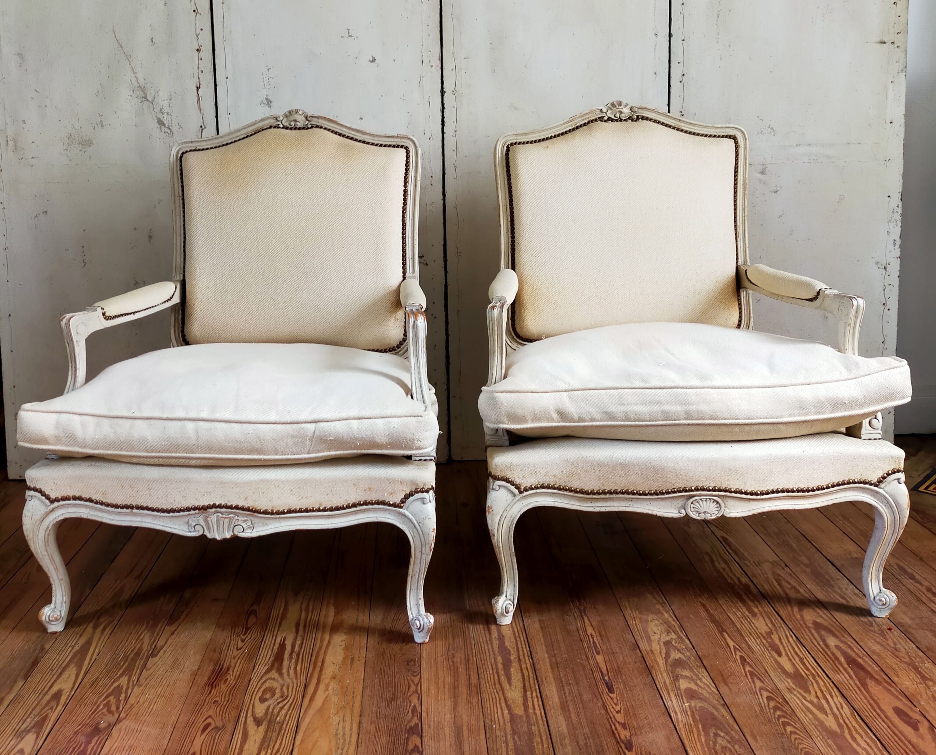 Paire de bergères de style Louis XV