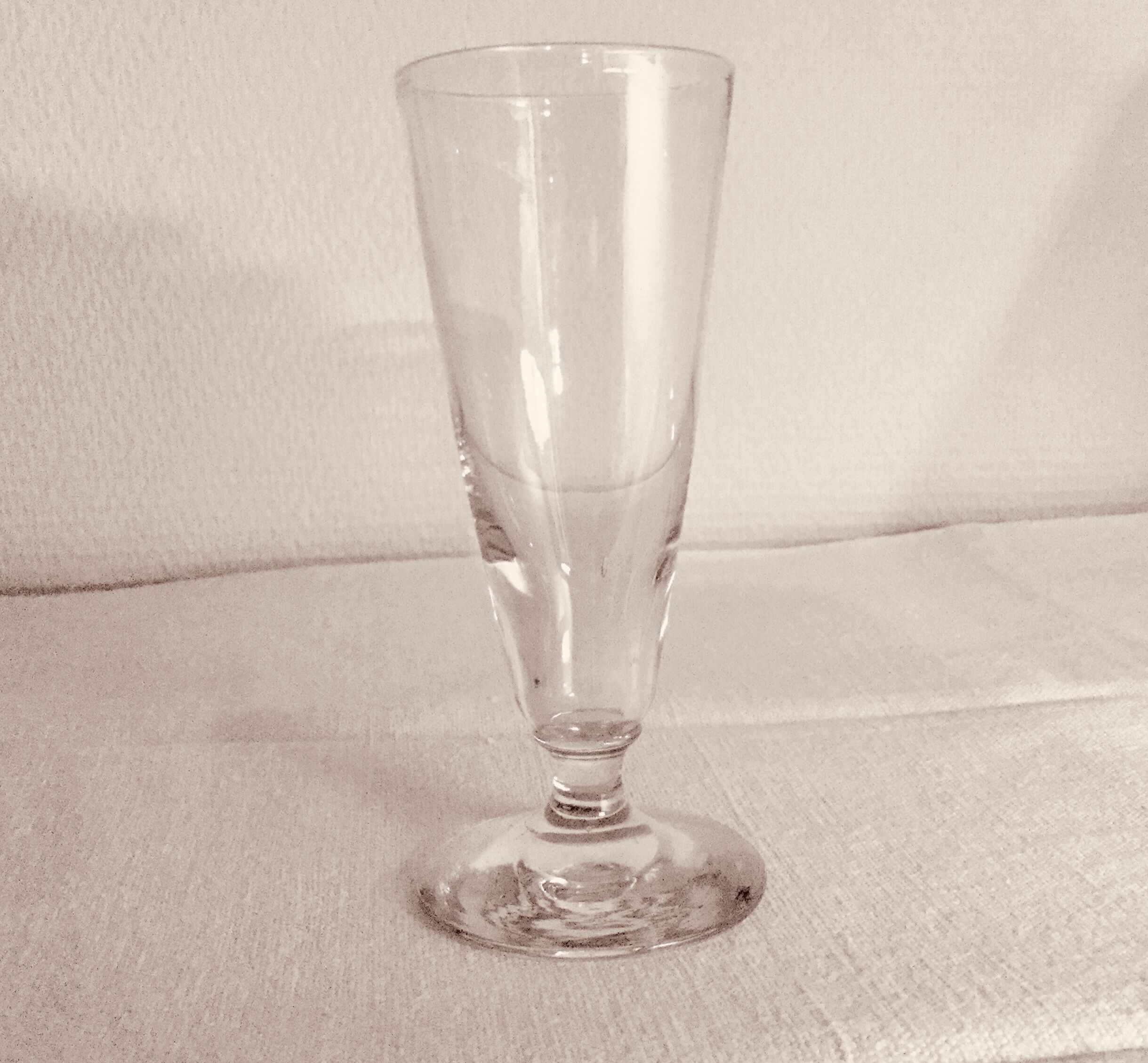 4 flûtes à champagne en verre soufflé