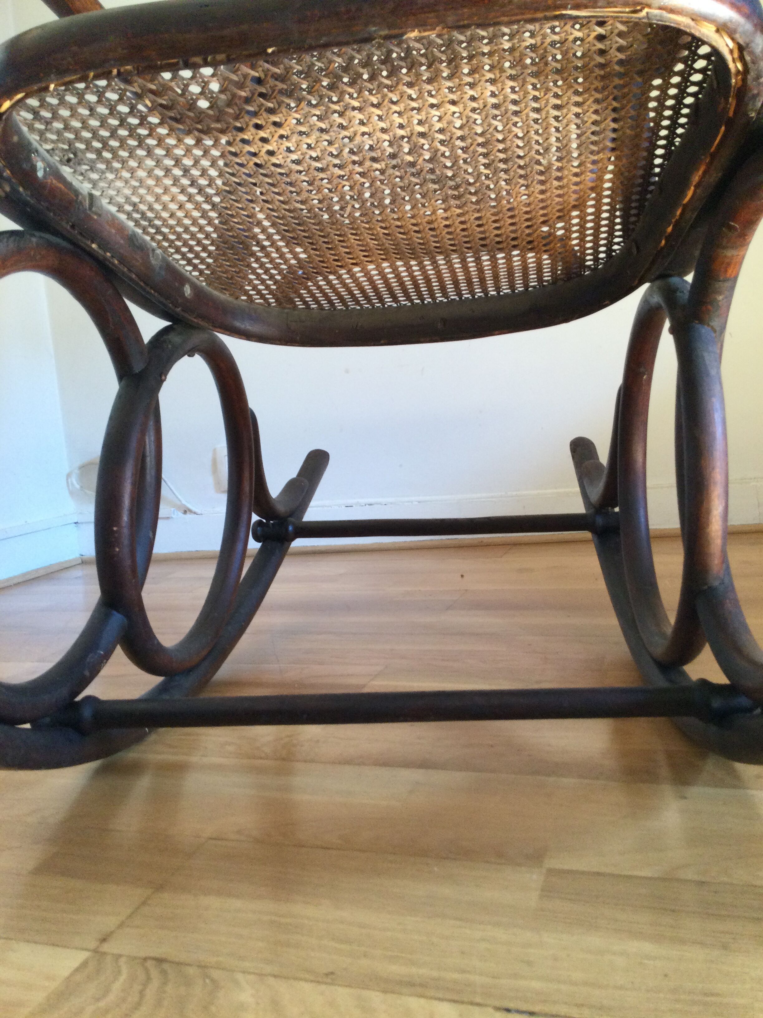 Armchair / rocking chair canned style