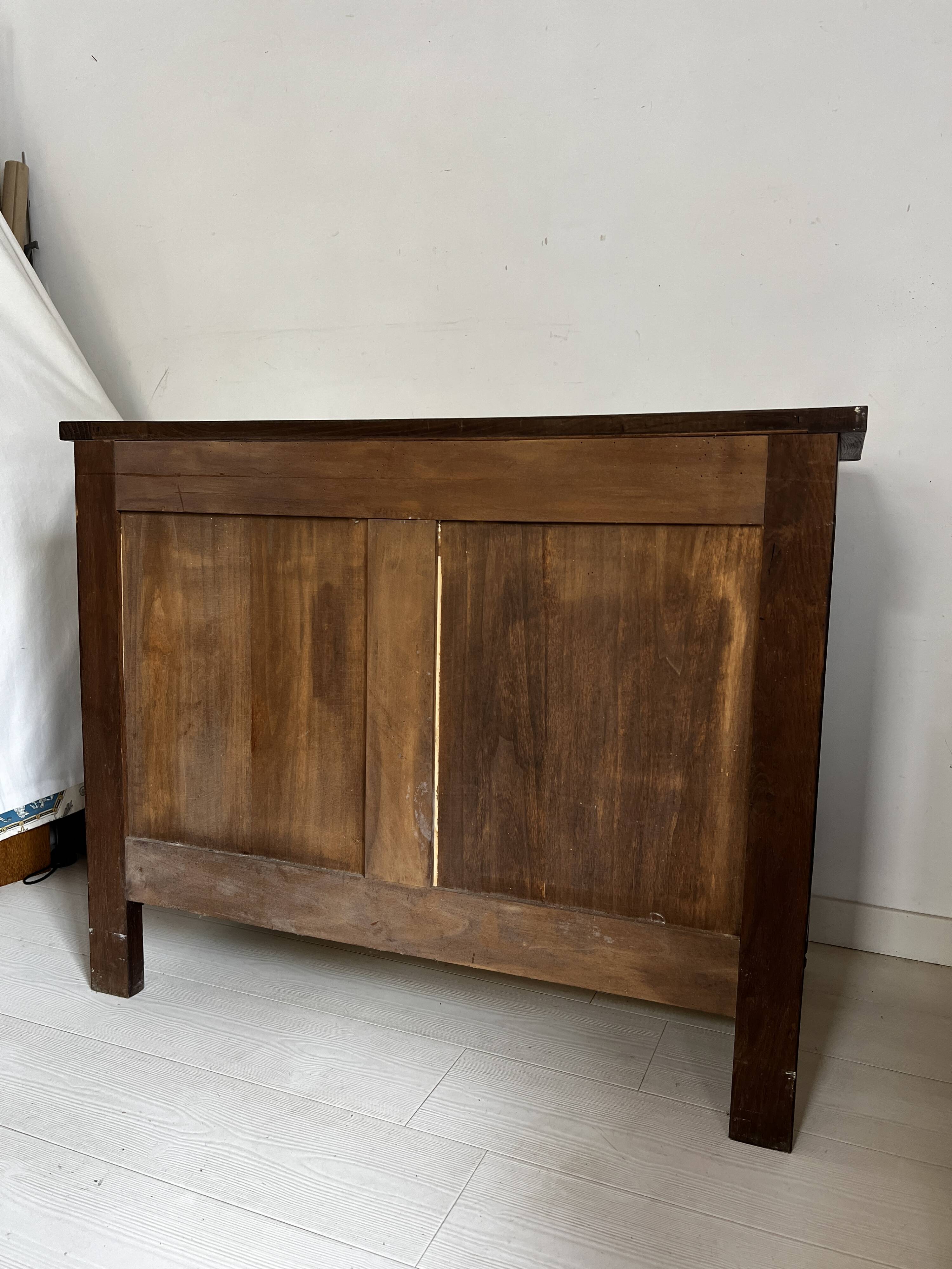 Commode Basque