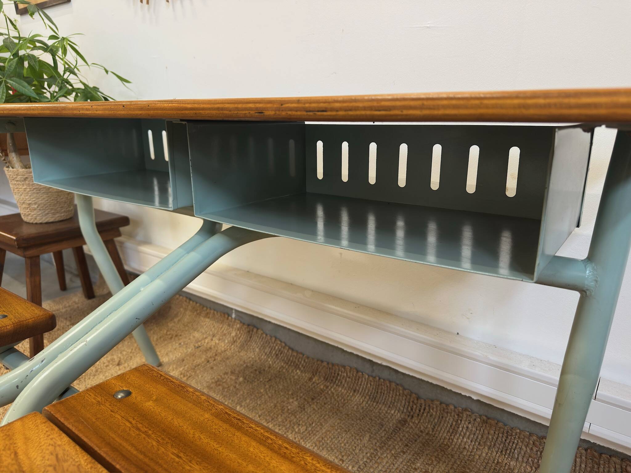 Ancien pupitre double d’écolier –  bois et métal