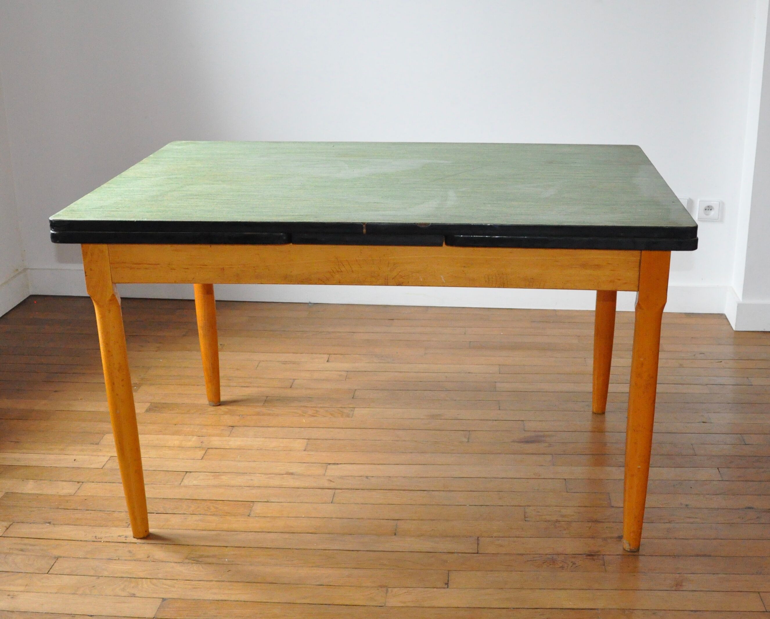 Table dining room 50 years